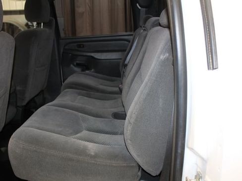 Used 2006 Chevrolet Silverado 2500 W/T w/ Heavy-Duty Power Package image 19