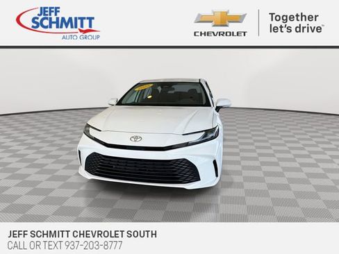 Used 2025 Toyota Camry LE image 4