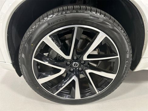 Certified 2024 Volvo XC90 B6 Plus w/ Protection Package Premier image 8