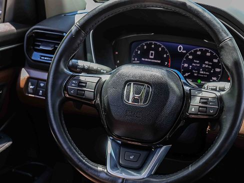 Used 2023 Honda Pilot Elite image 14