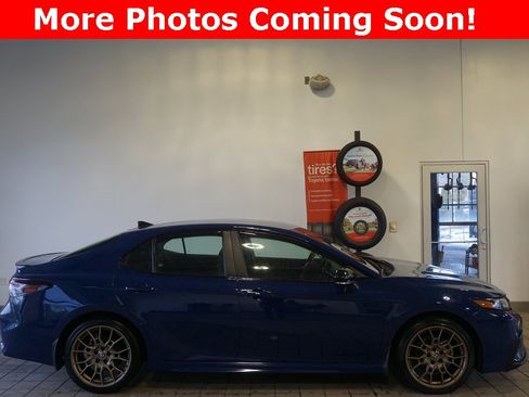 Used 2024 Toyota Camry SE w/ Convenience Package image 2