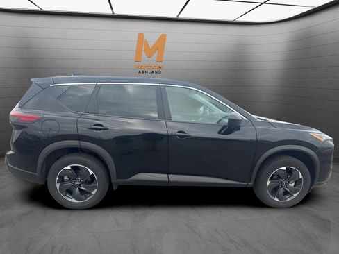 Used 2025 Nissan Rogue SV image 6