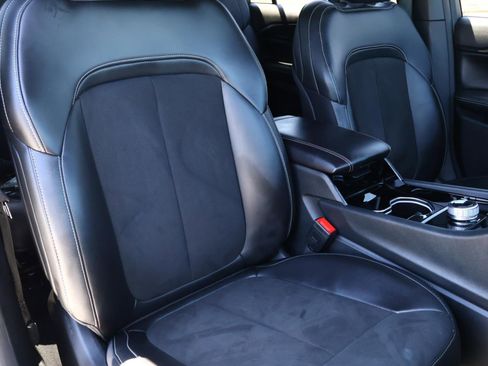 Used 2023 Jeep Grand Cherokee L Altitude image 19