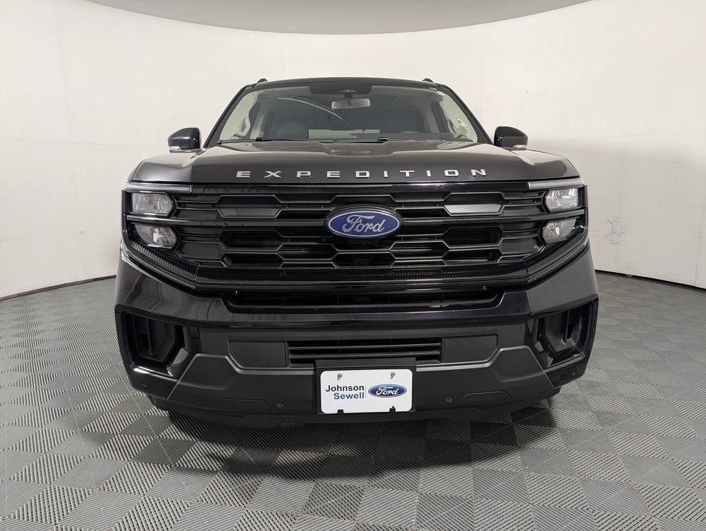 Certified 2025 Ford Expedition Active AWD/4WD image 3