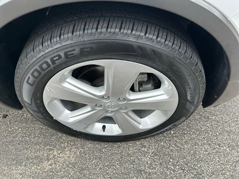 Used 2016 Buick Encore FWD image 9