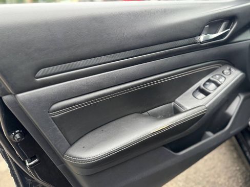 Used 2019 Nissan Altima 2.5 S FWD image 11