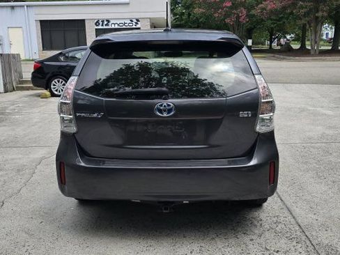 Used 2013 Toyota Prius V Five FWD image 4