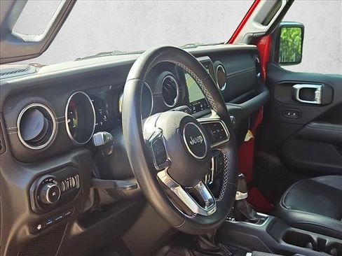 Used 2022 Jeep Wrangler Unlimited Sahara AWD/4WD image 9