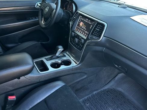 Used 2018 Jeep Grand Cherokee Altitude image 18
