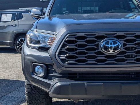 Used 2022 Toyota Tacoma TRD Off-Road w/ Technology Package RWD image 8
