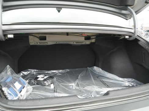 Used 2025 Hyundai Elantra SEL image 12