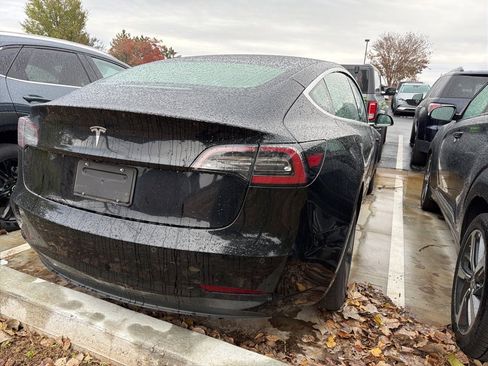 Used 2019 Tesla Model 3 Mid Range image 3