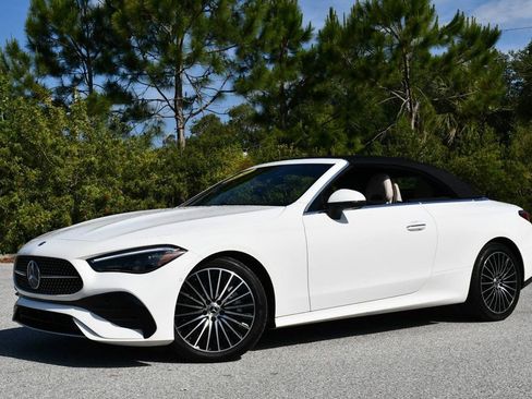 Used 2024 Mercedes-Benz CLE 450 4MATIC Cabriolet image 28