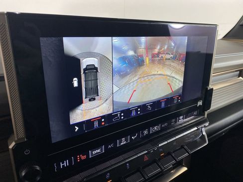 Certified 2025 GMC Hummer EV 2X image 17