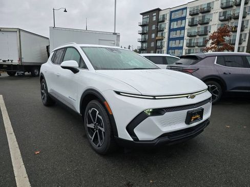 New 2026 Chevrolet Equinox EV LT image 7