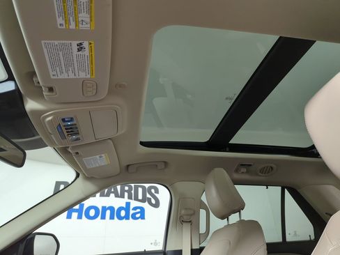 Used 2022 Ford Explorer Limited w/ Equipment Group 301A image 16