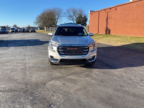 Used 2022 GMC Terrain SLT w/ Tech Package image 2