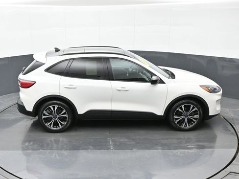 Used 2022 Ford Escape SE w/ SE Sport Appearance Package image 37