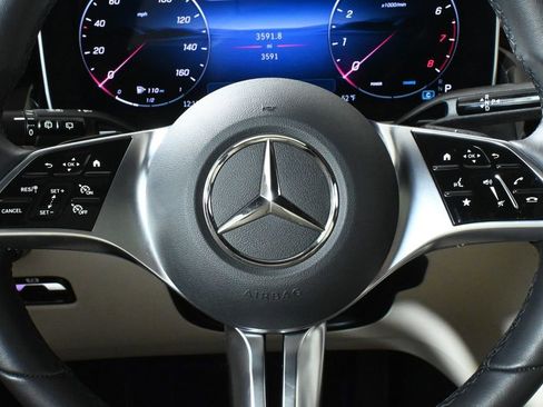 Certified 2026 Mercedes-Benz GLC 300 4MATIC image 19