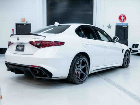 Used 2017 Alfa Romeo Giulia Quadrifoglio image 8