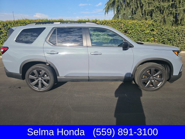 Used 2024 Honda Pilot Sport image 1