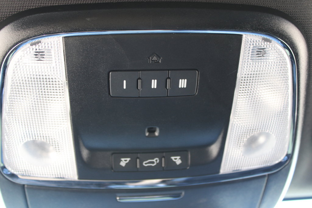 Used 2020 Jeep Grand Cherokee Altitude RWD image 17