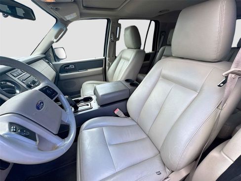 Used 2014 Ford Expedition XLT RWD image 15