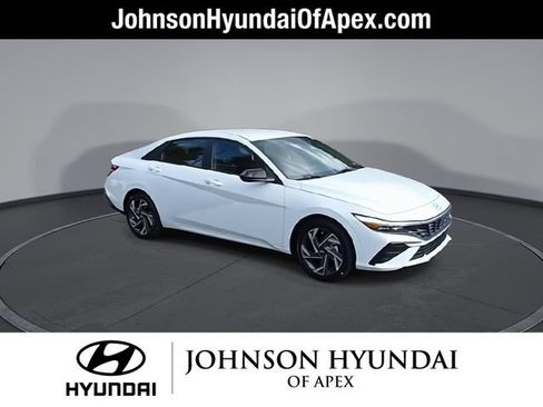 Used 2025 Hyundai Elantra Sport FWD image 10