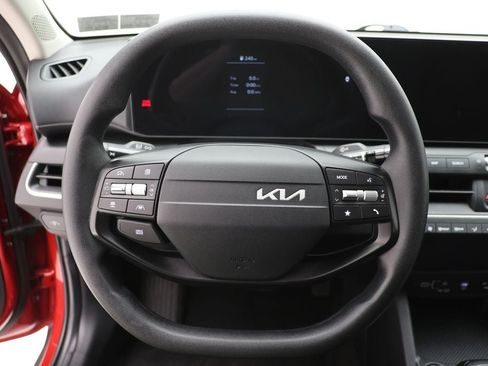 Used 2025 Kia K4 FWD image 16