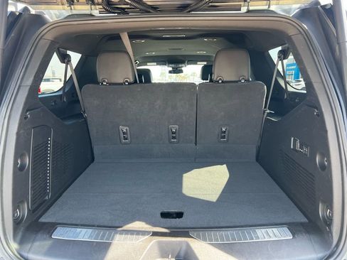 Used 2023 Chevrolet Suburban Premier image 15