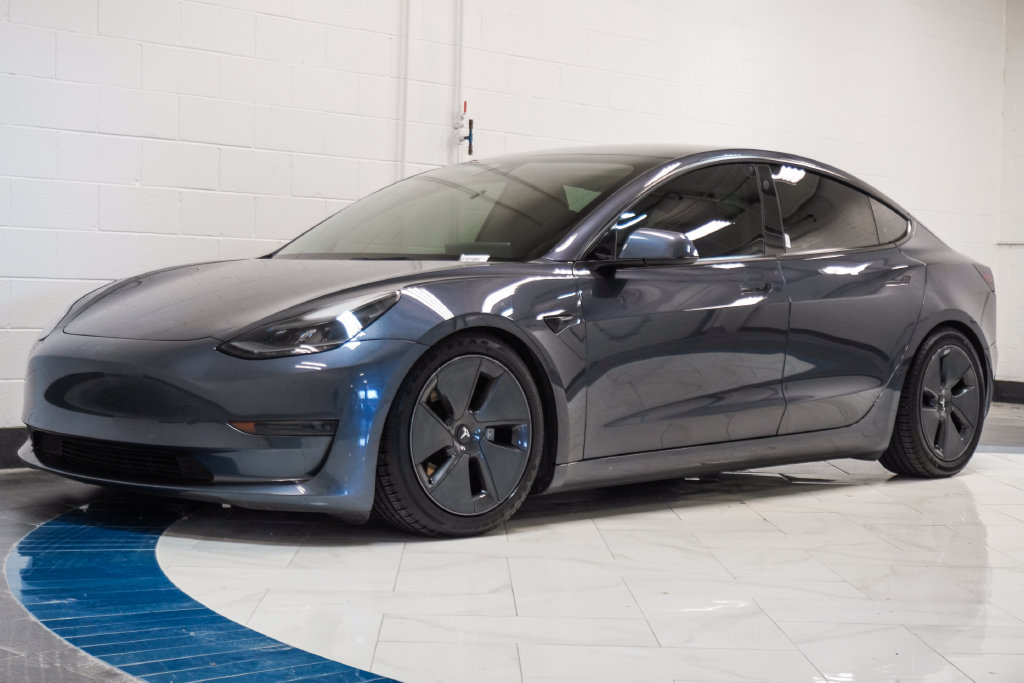 Used 2022 Tesla Model 3 Standard Range RWD image 4
