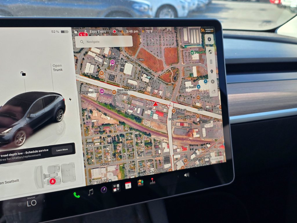 Used 2024 Tesla Model Y Long Range AWD/4WD image 26