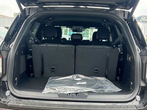 New 2026 Ford Explorer ST-Line w/ ST-Line Street Pack image 12