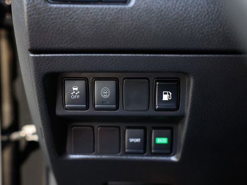 Used 2019 Nissan Rogue SV image 50