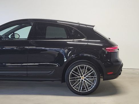New 2026 Porsche Macan AWD/4WD image 7