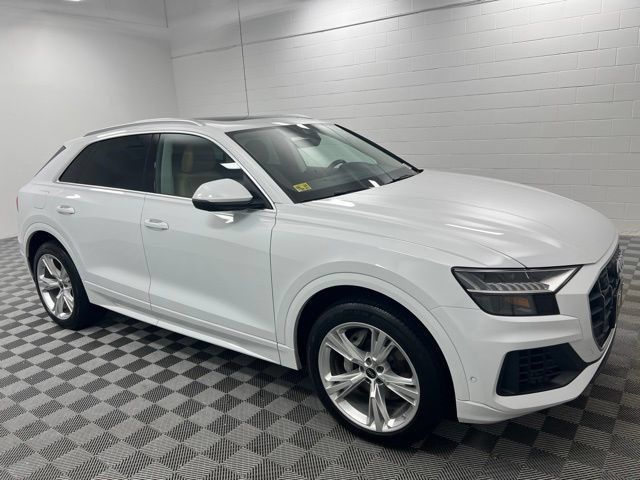 Used 2023 Audi Q8 Premium Plus w/ Premium Plus Package AWD/4WD image 4
