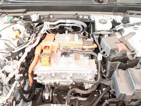 Used 2025 Cadillac Lyriq Sport w/ LPO, Floor Liner Package AWD/4WD image 3