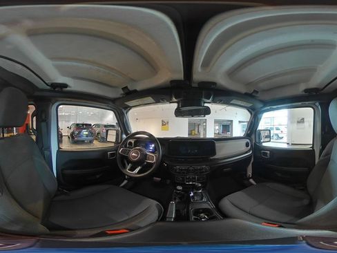 Used 2025 Jeep Wrangler Unlimited Sahara AWD/4WD image 42