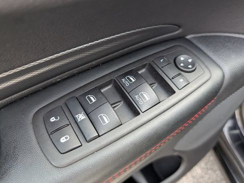 Used 2025 Dodge Durango GT AWD/4WD image 17
