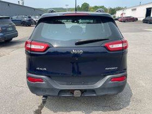 Used 2015 Jeep Cherokee Sport w/ Cold Weather Group AWD/4WD image 6