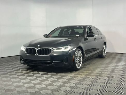 Used 2023 BMW 530i w/ Premium Package image 10