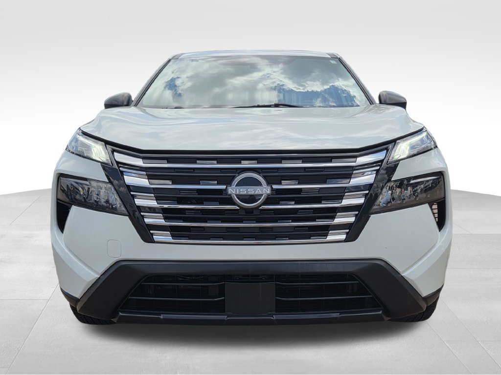 Used 2024 Nissan Rogue S FWD image 3
