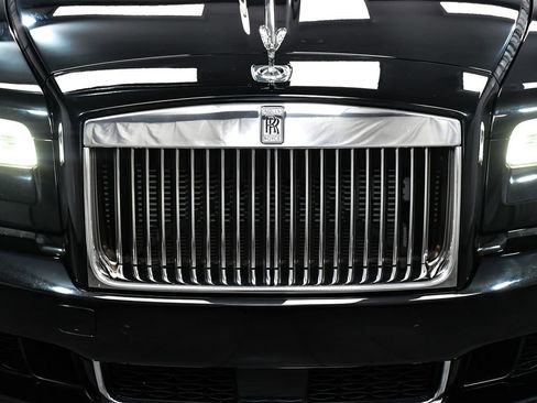 Used 2018 Rolls-Royce Ghost RWD image 81