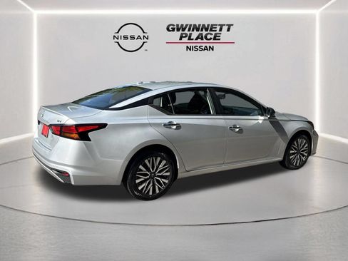 Certified 2024 Nissan Altima 2.5 SV FWD image 23