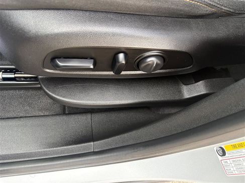 Used 2019 Chevrolet Equinox LT image 8