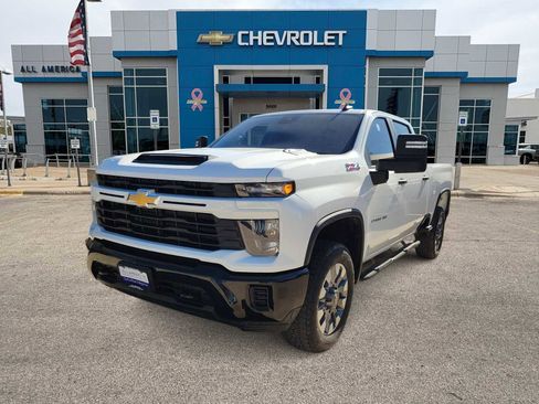 Used 2024 Chevrolet Silverado 2500 Custom w/ Custom Convenience Package image 1