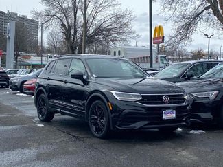 Certified 2022 Volkswagen Tiguan SE R-Line video 1