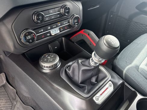 Used 2025 Ford Bronco Heritage Edition image 29