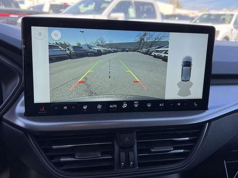 Used 2025 Ford Escape SE image 19