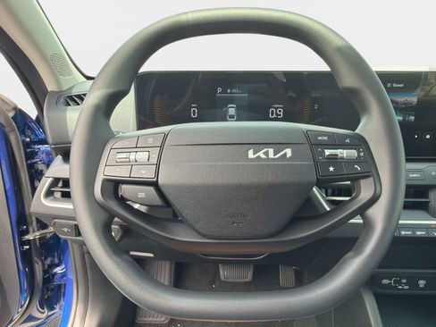 New 2026 Kia K4 FWD image 25